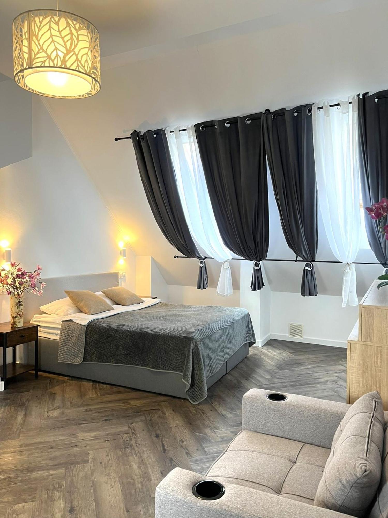 Galeria Italiana Apartments Wroclaw Ngoại thất bức ảnh