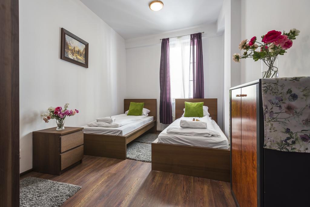 Galeria Italiana Apartments Wroclaw Ngoại thất bức ảnh
